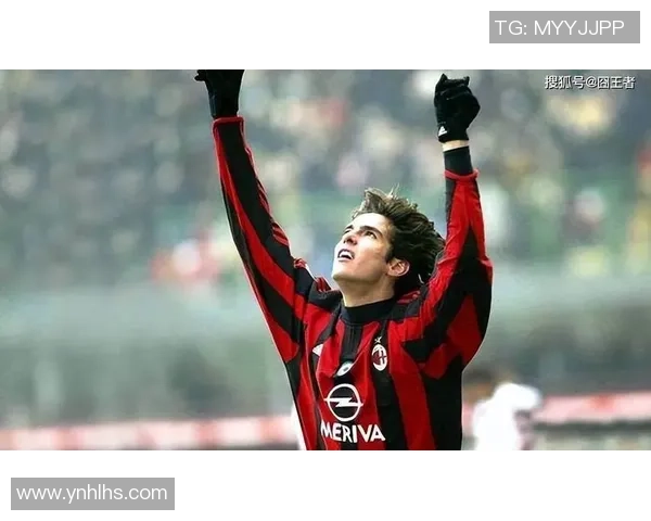 足球明星庆祝动作简单却充满激情引发球迷热烈响应 足球明星庆祝动作简单却充满激情引发球迷热烈响应